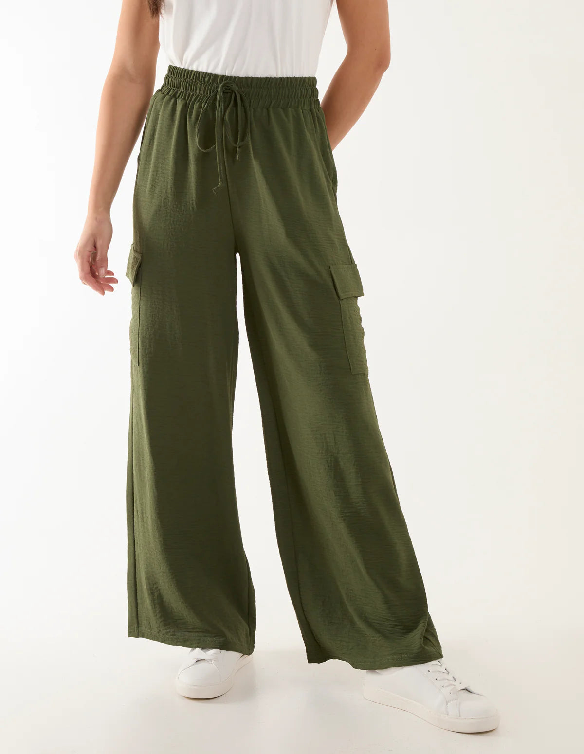 "Women's Olive Green Cargo Wide-Leg Pants – Street Style Ready"