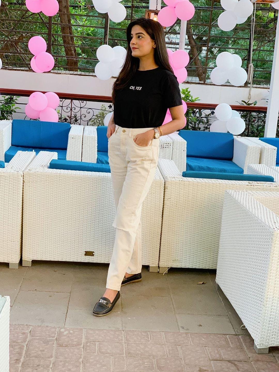 Off-White High Rise Ripped MOM Fit Jeans