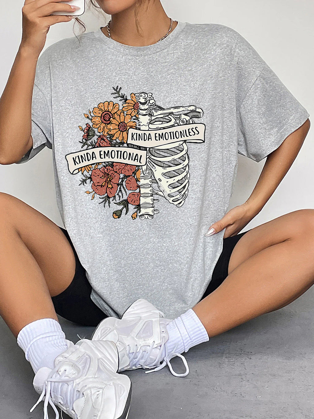 WOMEN KINDA EMOTIONAL GRAPHIC OVERSIZED TSHIRT